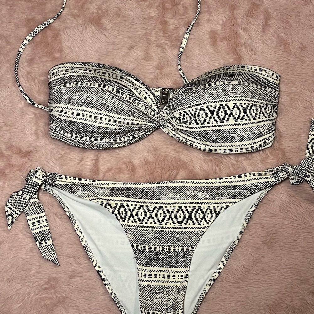 H&M Black and White Patterned Bikini